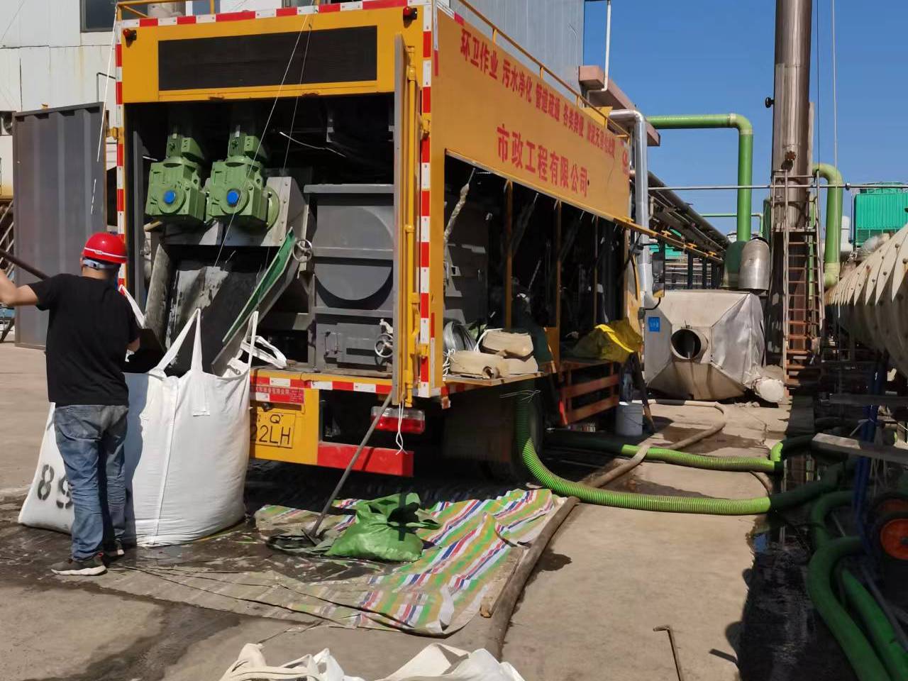 富民淤泥压干处理